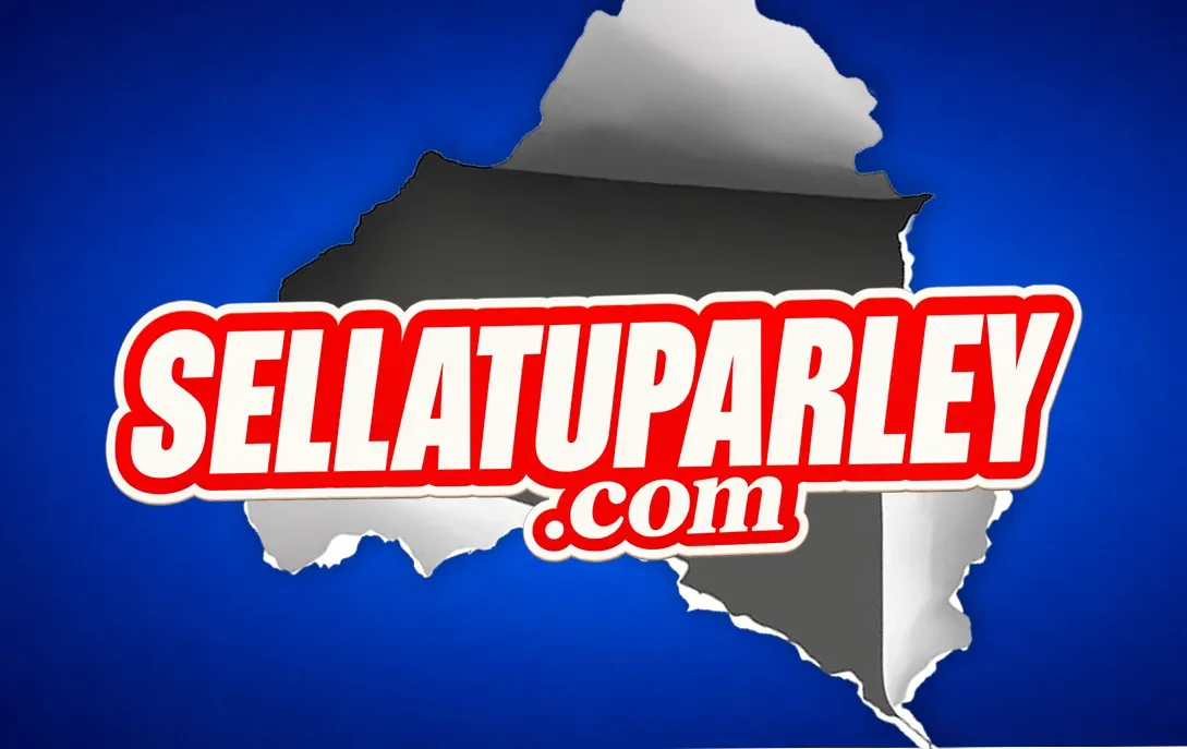 Logo de Sella Tu Parley sobre un fondo con elementos de deportes y casino